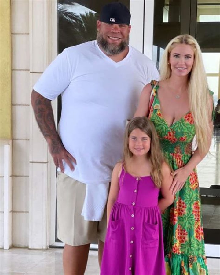 Bio, TV, Movies, Net Worth, Wife, And Kids