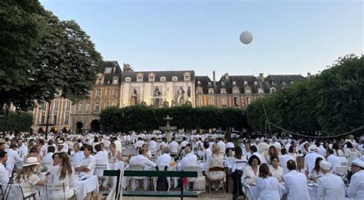 Discover The Enchantment Of Diner En Blanc DC: An Alluring Guide