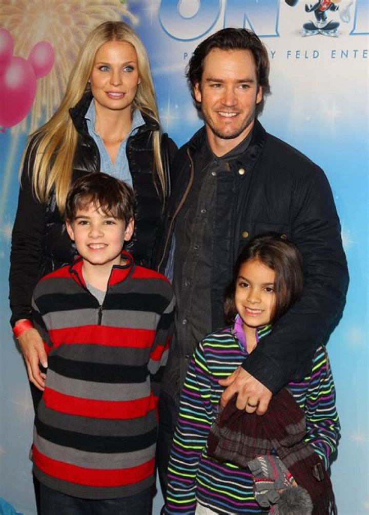 Discoveries And Insights About Mark Paul Gosselaar's Mom