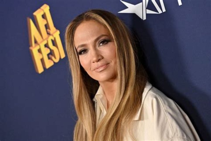 Jennifer Lopez's "Umbrella" Cover: A Pop Culture Phenomenon