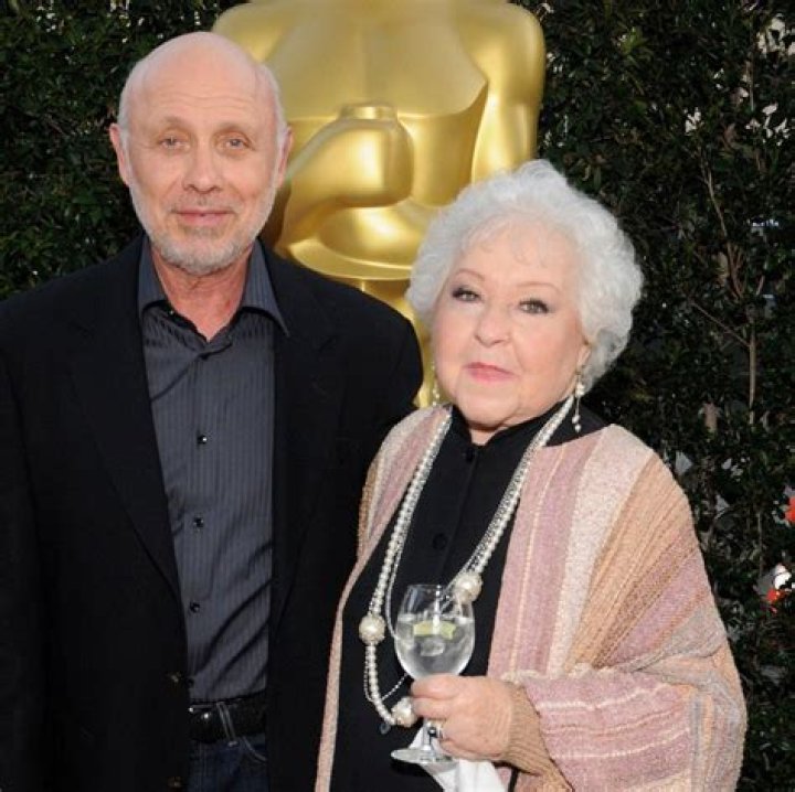 Marie Mandry: Where is Héctor Elizondo Ex-wife now?