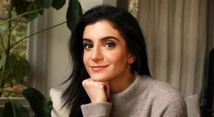 Nina Pedrad- Meet Sister Of Nasim Pedrad