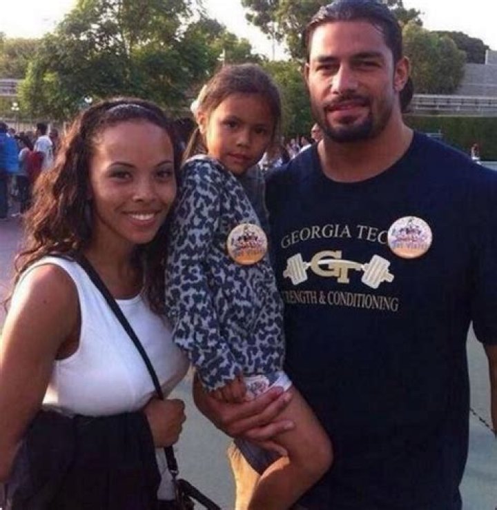Roman Reigns Height, Weight, Age, Spouse, Family, Facts, Biography