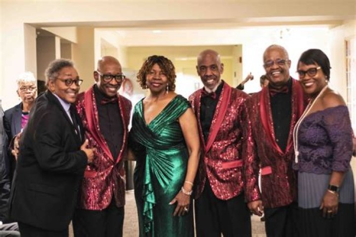 Russell Thompkins Jr. family, wife , children, parents, siblings