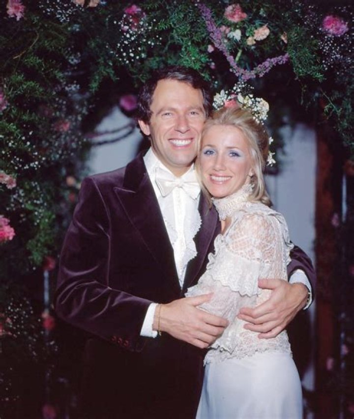 The TV host Alan Hamel's marital life with Suzanne Somers.