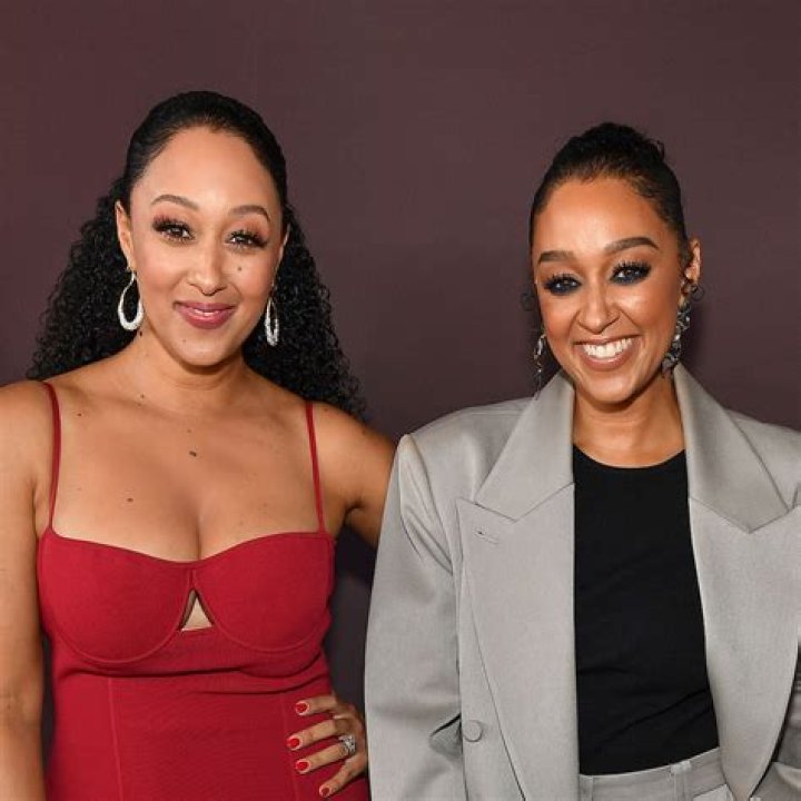 Who are Essence Atkins siblings?