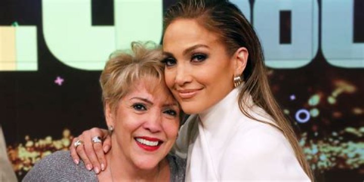 Who is Neil Diamond's daughter Elyn Diamond?